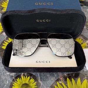 Gucci GG1676S Gold Aviator Sunglasses Silver Mirror Monogram Lens 61mm – Luxury